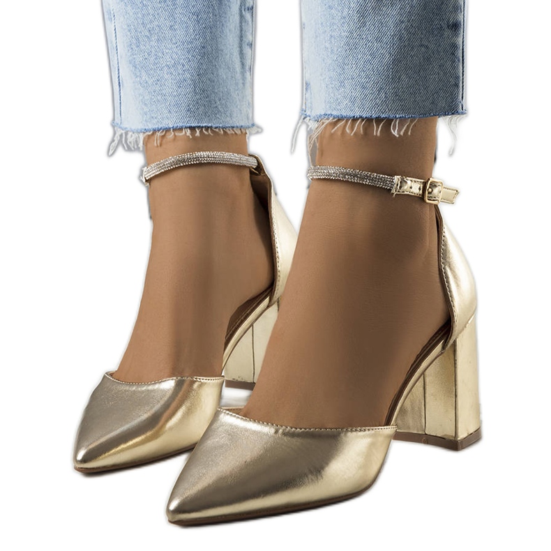 Guldpumpar med Leighton cubic zirconia gyllene