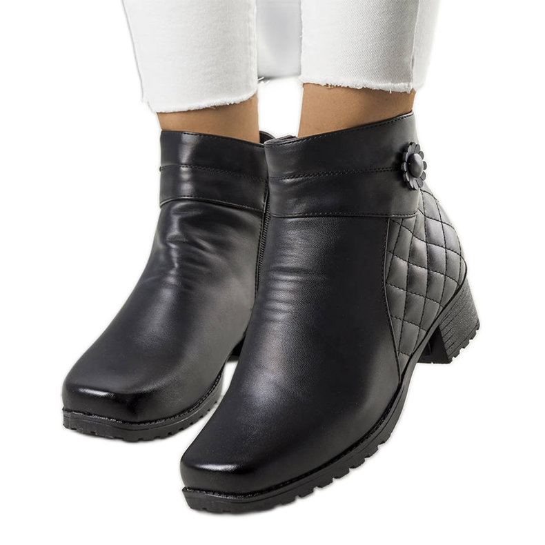 BM Svarta isolerade stövlar från Larry