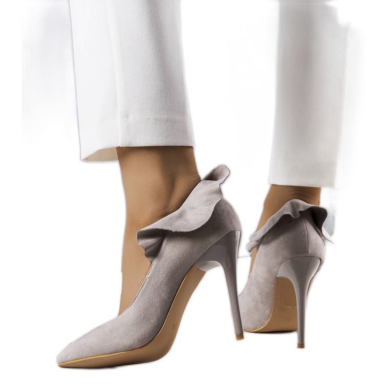 BM Gråa frillklackar från Jasmis