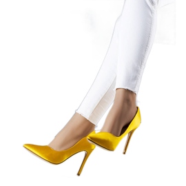 BM Gula stift med satinfinish från Lochlan