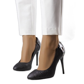 Svarta glitterpumps från Naina