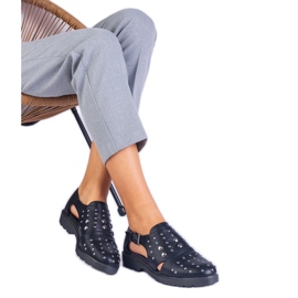 Svarta lågskurna skor från Eleana