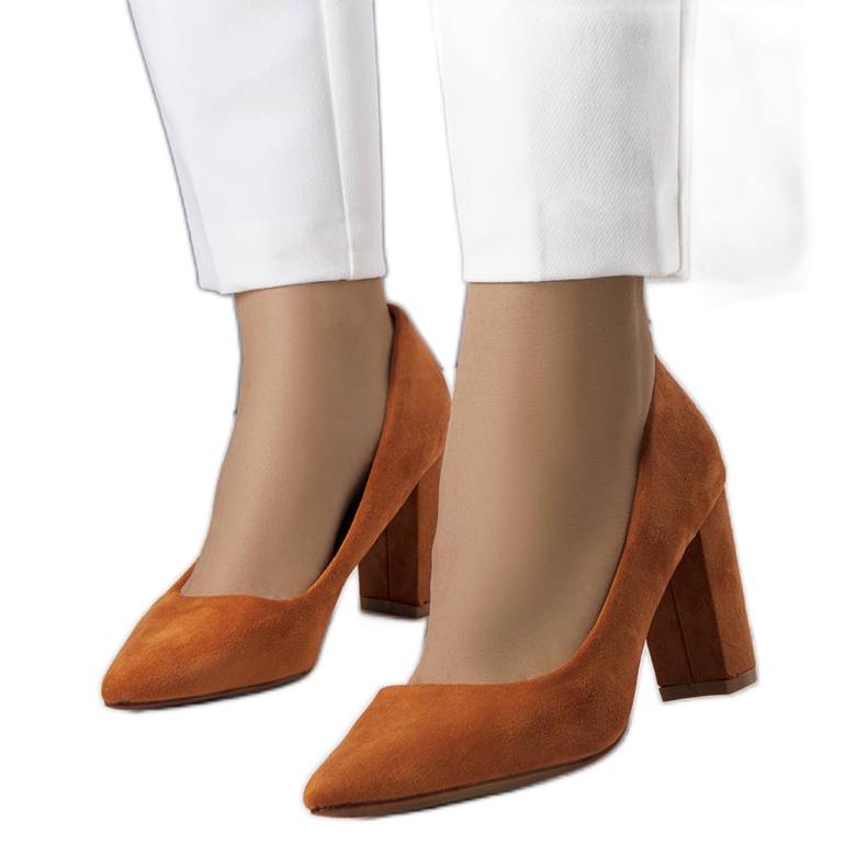 PA1 Bruna pumps med klack från Achela