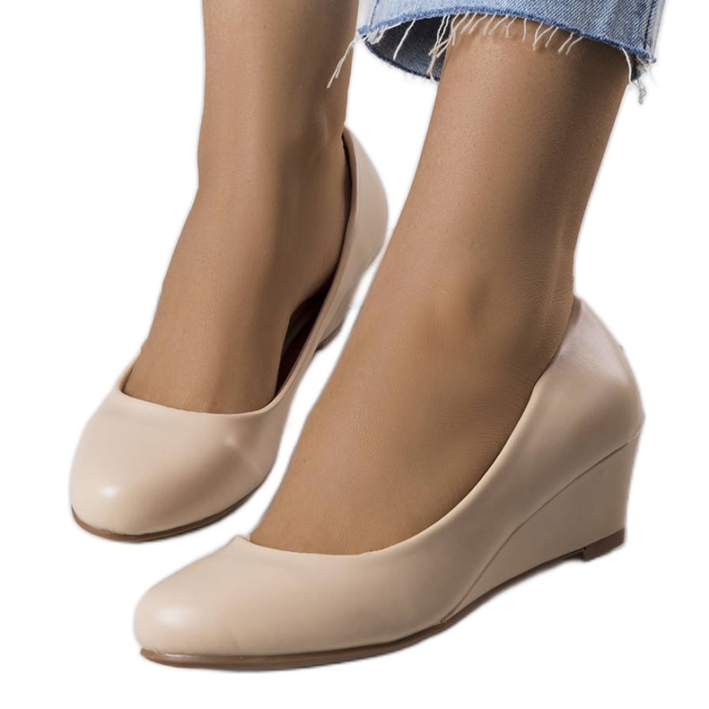 PA1 Beige wedge pumps från Arlai