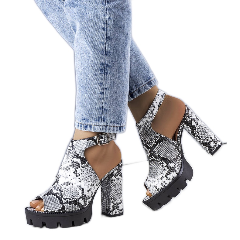 BM Grå blocksandaler från Giuliana