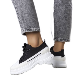 BM Svarta högplattformssneakers från Lavaris