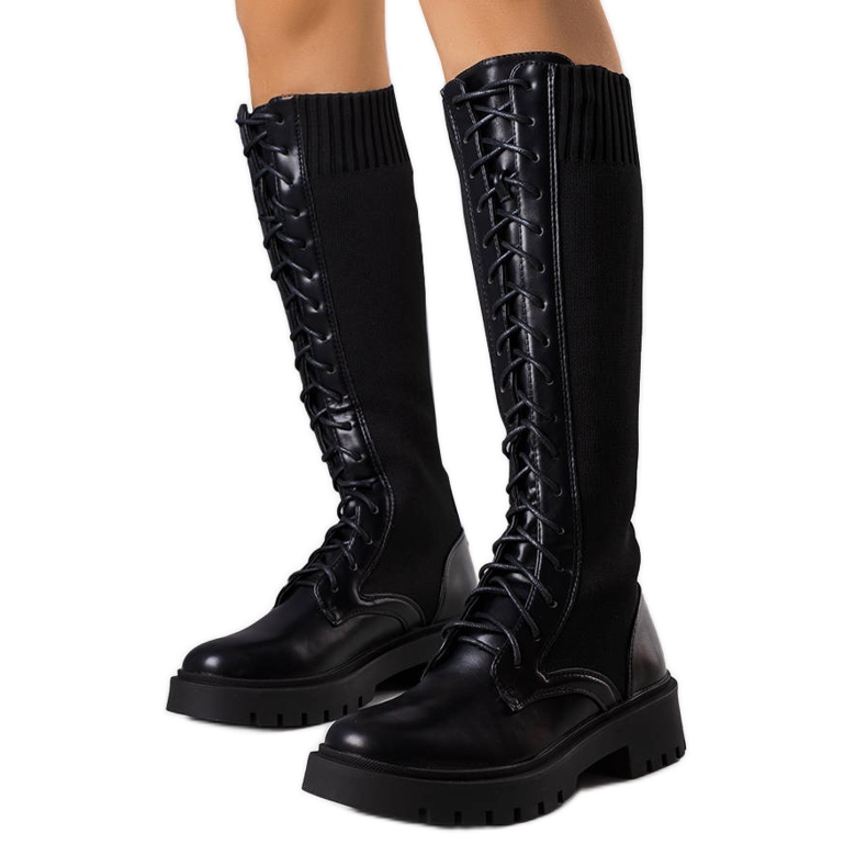 BM Svarta snörstövlar från Monren