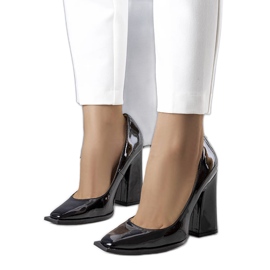 Patel svarta pumps i lack