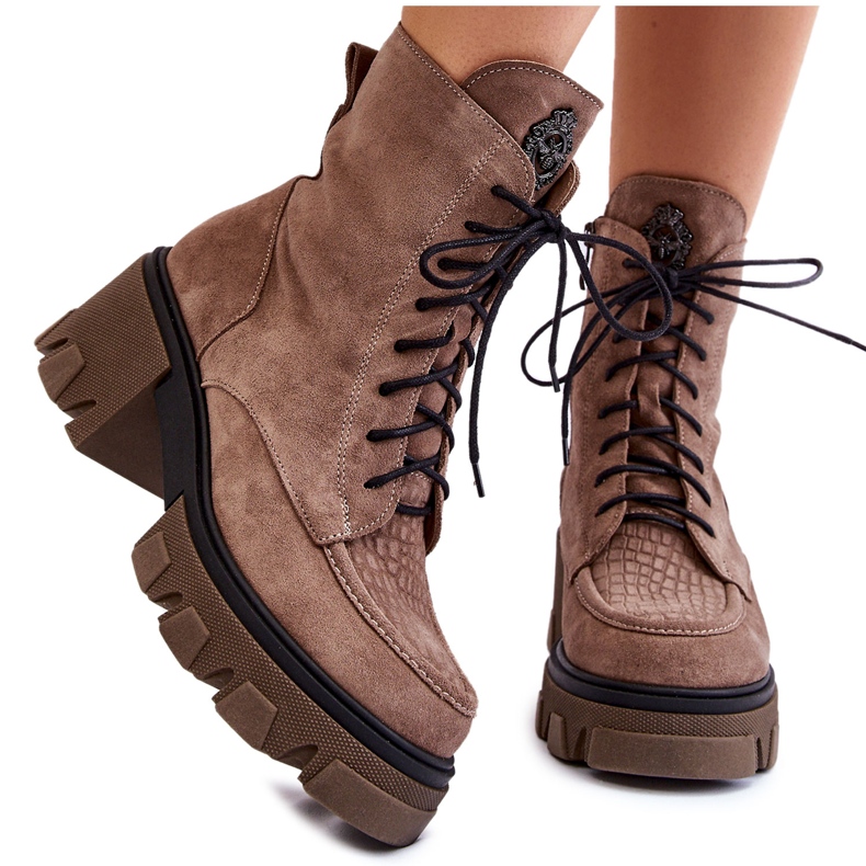 Lemar Kvinnors mocka isolerade stövlar ljusbrun beige