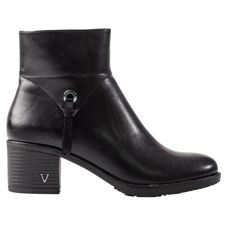 W. Potocki Damstövlar Potocki på en bred svart stolpe