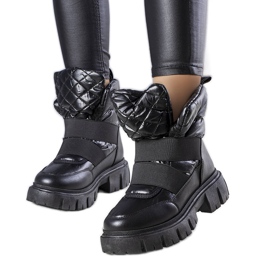 Svarta isolerade slip-on snöstövlar från Francisco