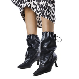 Svarta lågklackade stövlar från Jabari