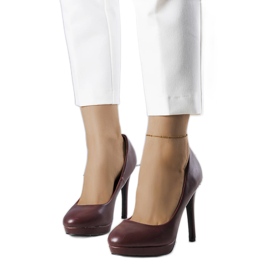 PA1 Vinröda högklackade pumps från Santino