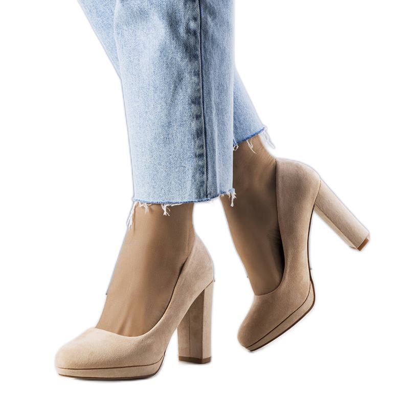 Beiga stilettpumps från Leonard beige