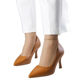 BM Bruna pumps med låg klack från Jayda