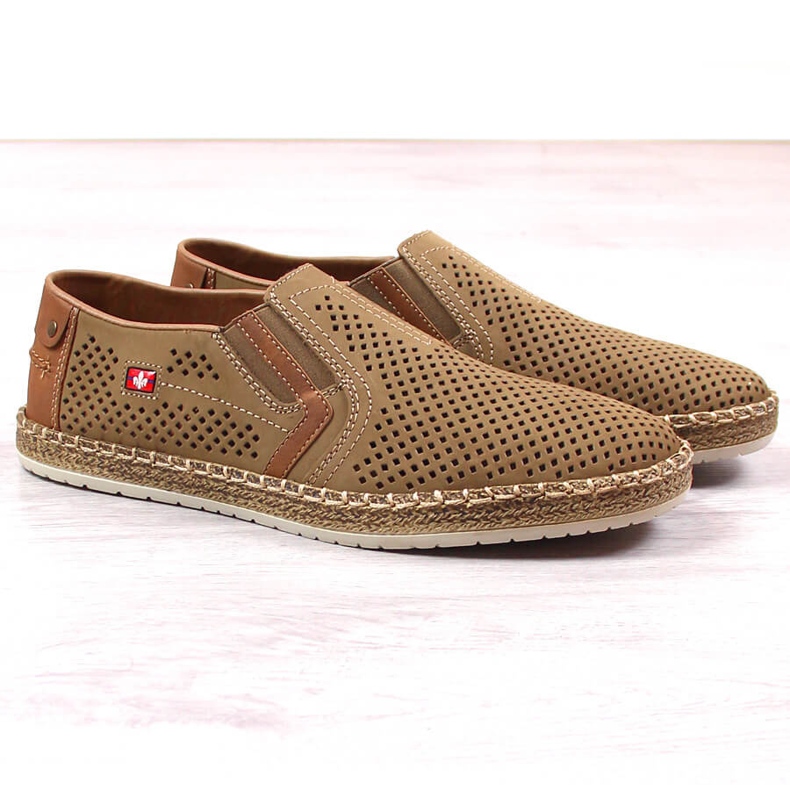 Rieker B5297-64 beige genombrutna läder slip-on skor för män