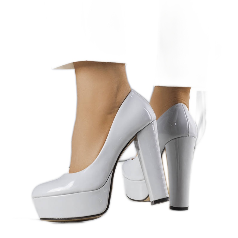 BM Gråa högklackade pumps från Kari