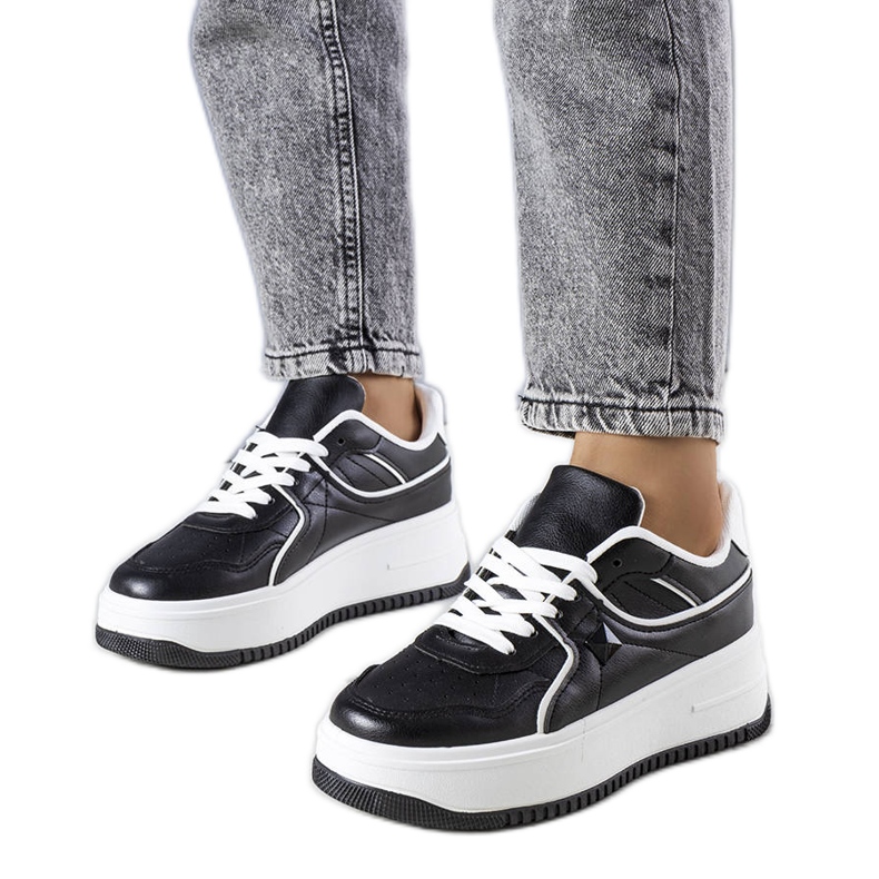 Juanita svarta platåsneakers