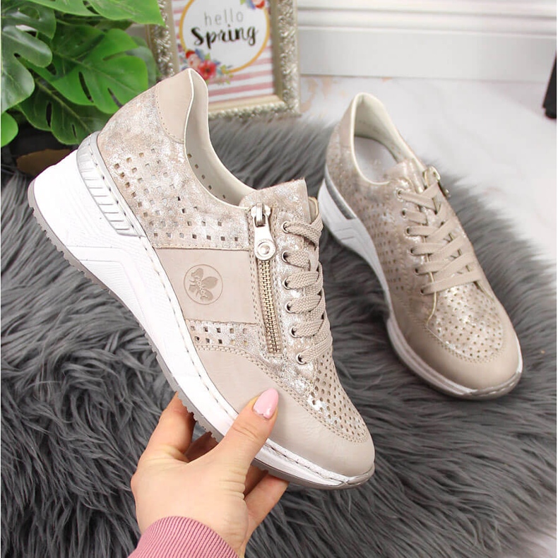 Rieker N4327-80 beige kilskor för kvinnor