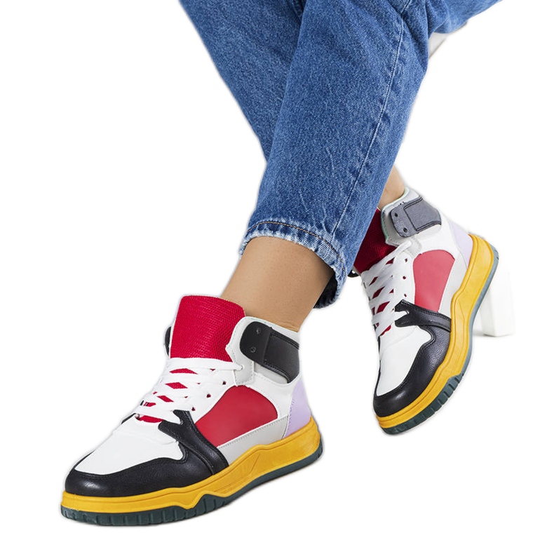 Svarta och röda high top sneakers från Elizabeth vit