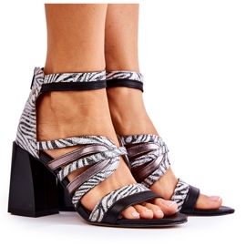 Lädersandaler för kvinnor på ett massivt block Maciejka 05514-03 Grå