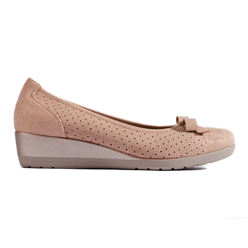 W. Potocki Dampumps på en lågkil Potocki genombruten beige