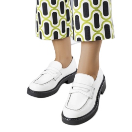 Bl&Ki Viola vitlackade skor