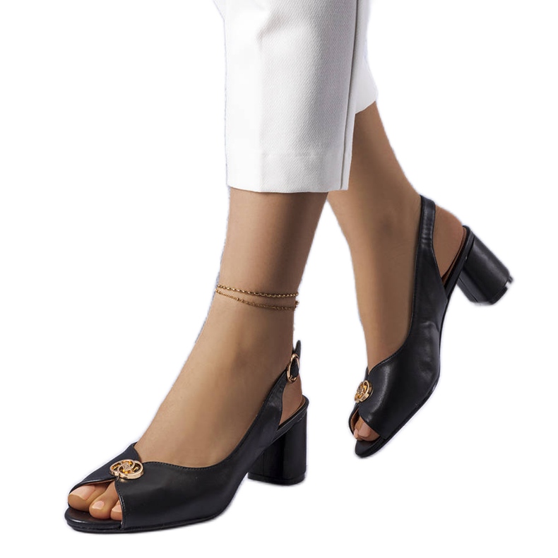 Svarta eleganta Grimard-sandaler