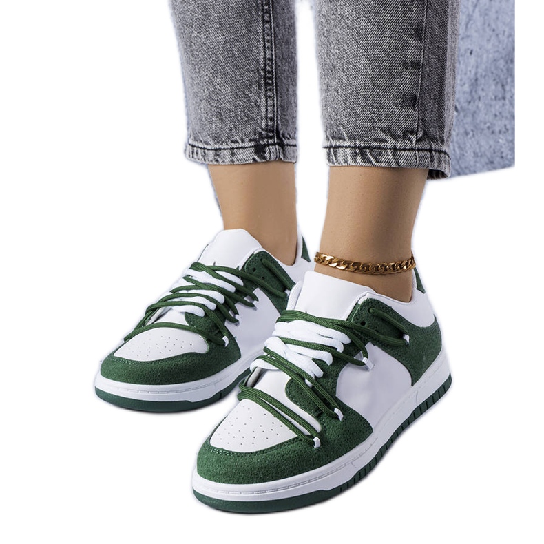 Gröna sneakers i blandade material från Hila vit