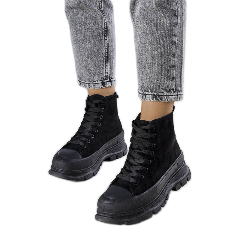 BM Svarta platåsneakers från Gertrude