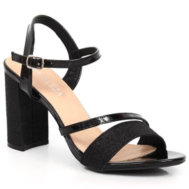 Svarta brokadsandaler för kvinnor på posten Vinceza 2255