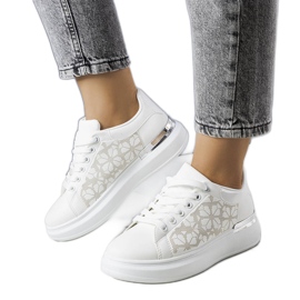 PA1 Erin perforerade vita sneakers