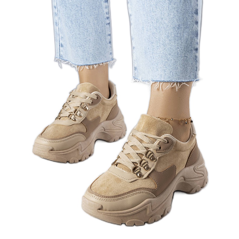 Beige sneakers i blandat tyg från Jenna