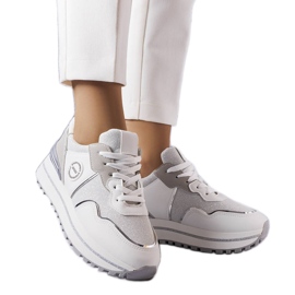 BM Vita sneakers med glitterinlägg från Léves