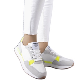 Vita sneakers med neoninlägg från Alita
