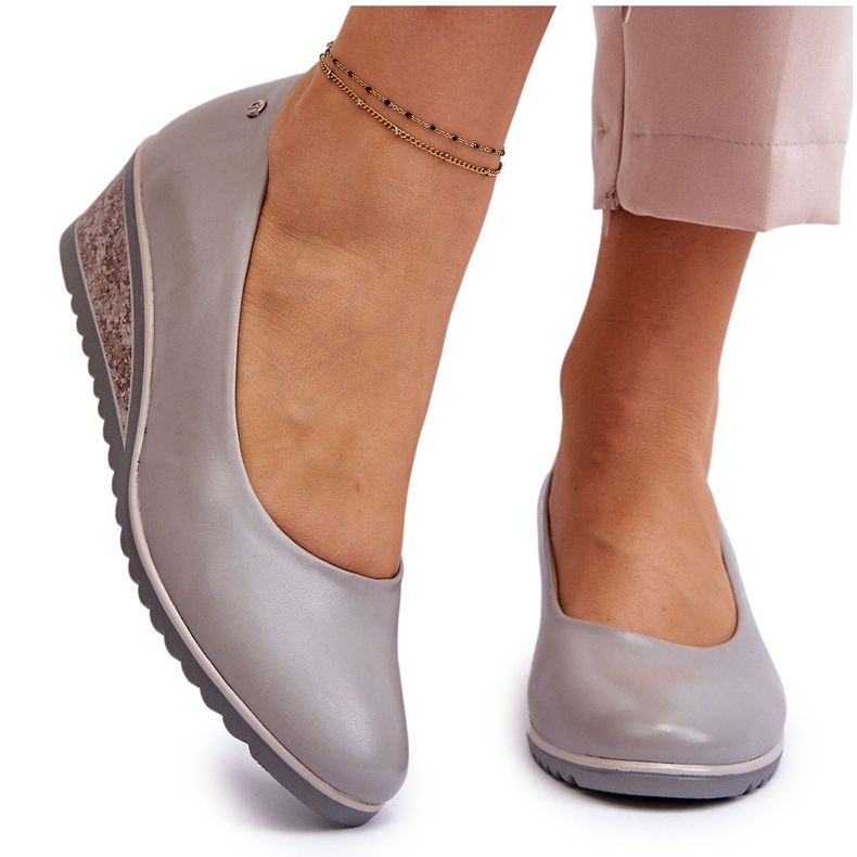 Vinceza Grå Graysen klassiska kilpumpar