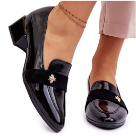 Vinceza Svart lackläder pumpar med låg klack med utsmyckning Doria