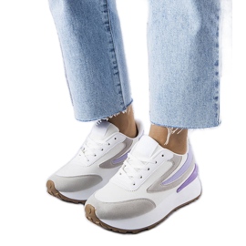 Vita sneakers på tjockare sula från Moore