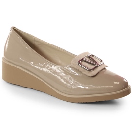 Damlackskor på en beige kil Jezzi RMR2265-3