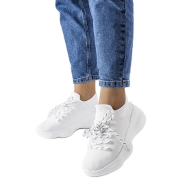 Vita textilskor från Lavallée