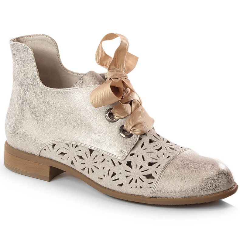 Dam genombrutna stövlar med platt klack i guld Jezzi ASA142-6A gyllene