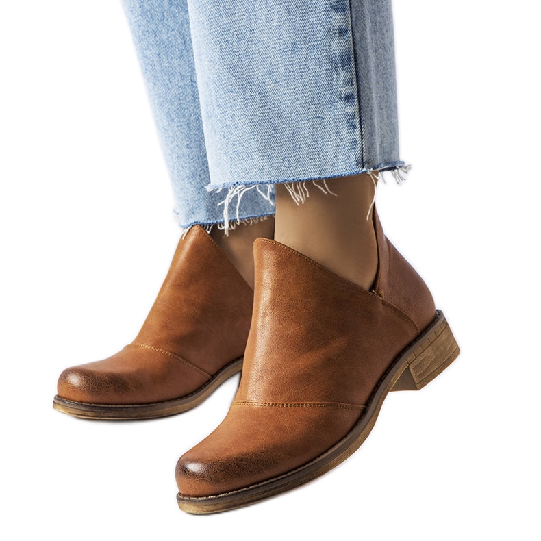 PA1 Bruna stövlar med oregelbunden ovandel från Lacombe