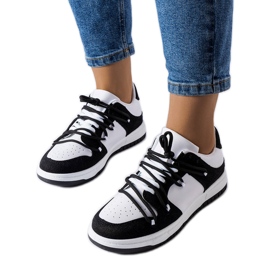 Svarta sneakers från Hila vit