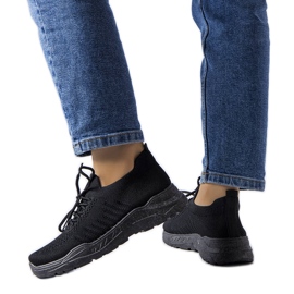 Belluci Svarta sneakers med smidig ovandel från Gois