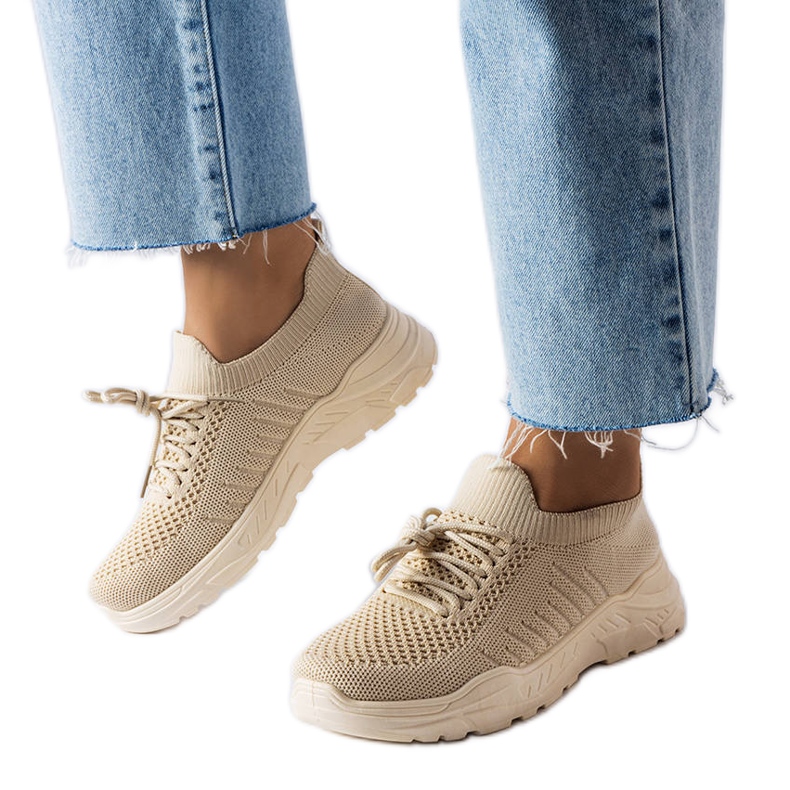 Beige sneakers med smidig ovandel från Gois