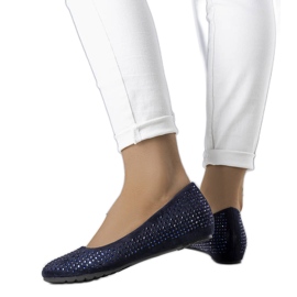 Marinblå ballerinor med täckt kil från Julie