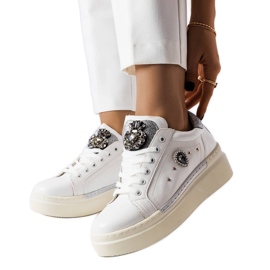 PA1 Vita sneakers med låg kil från Cuillerier