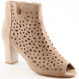 Kvinnors vårbeige genombrutna stövlar på stolpen Jezzi