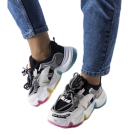 Svarta sneakers i blandade material från Grondin