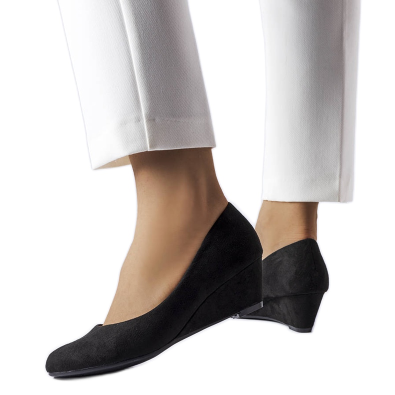 Svarta ballerinor med låg kil från Pensee
